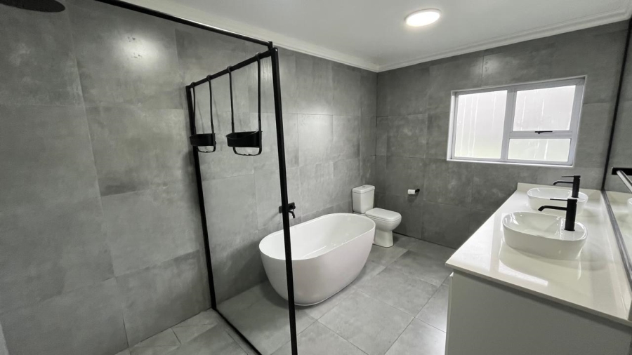 3 Bedroom Property for Sale in Aston Bay Eastern Cape